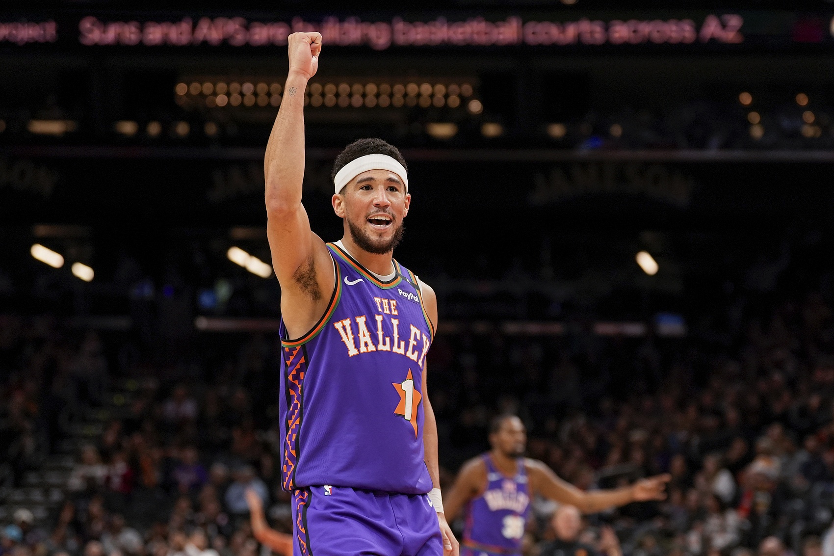 NBA早报:火箭五连败,巴特勒首秀勇士擒公牛,约基奇三节三双 NBA早报:火箭五连败,巴特勒首秀勇士擒公牛,约基奇三节三双