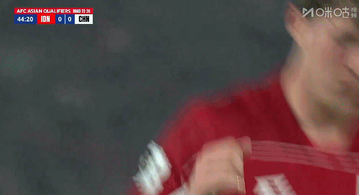 国足0-1印尼遭四连败 提前一轮无缘美加墨世界杯 国足0-1印尼遭四连败 提前一轮无缘美加墨世界杯