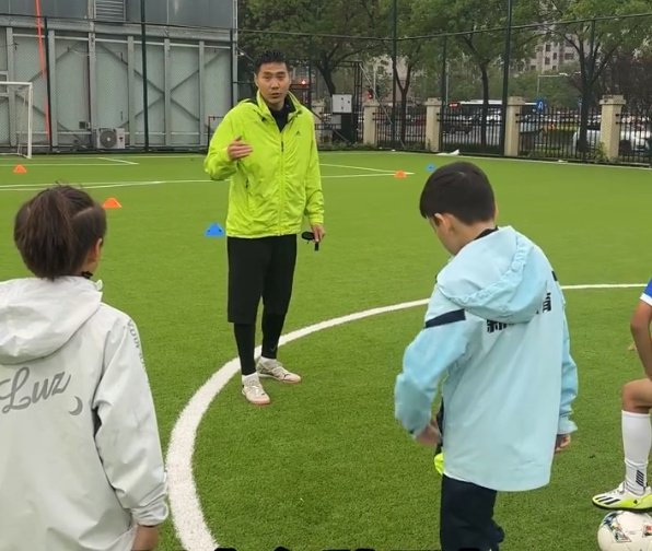 雷腾龙：中国足球要好，等我教的孩子当教练