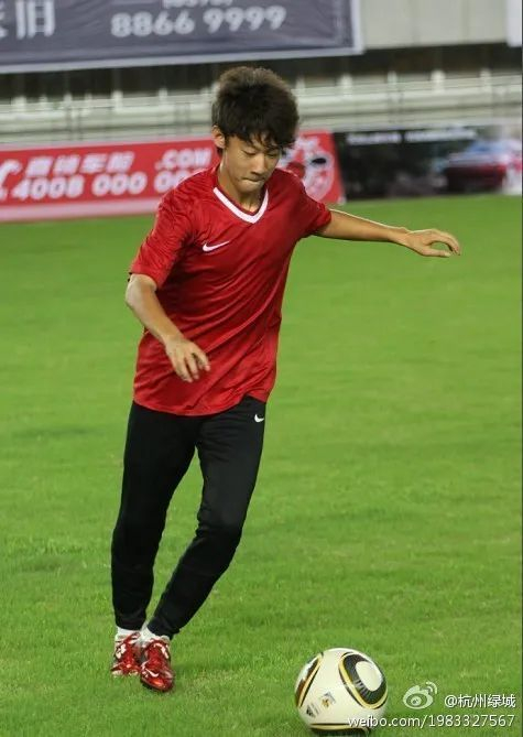 30岁程进：左膝韧带撕裂康复中，我已扔掉拐杖