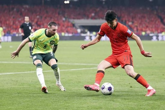 伊万深陷两难抉择:王钰栋定位忽边忽中,国足客战印尼或成变阵关键 伊万深陷两难抉择:王钰栋定位忽边忽中,国足客战印尼或成变阵关键