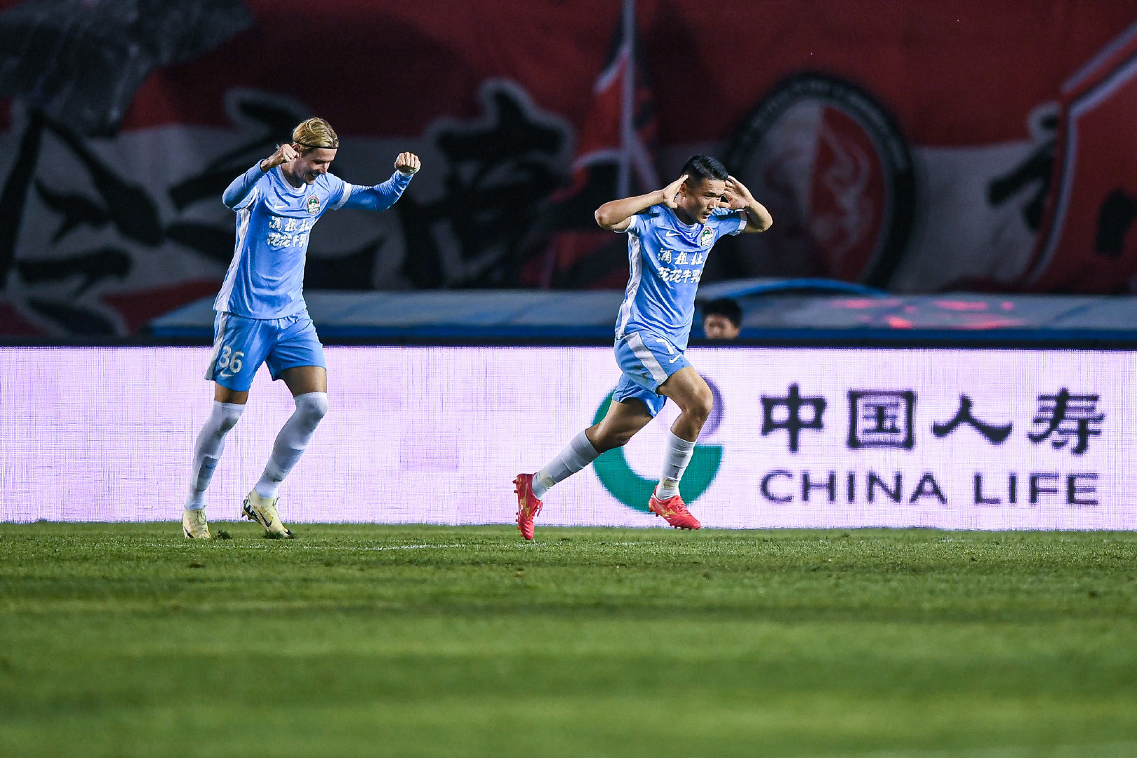 拉莫斯首胜:河南1-0亚泰终结三连败,钟义浩角球垫射破局 拉莫斯首胜:河南1-0亚泰终结三连败,钟义浩角球垫射破局