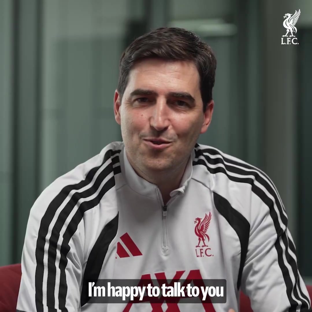 伊劳拉正式亮相利物浦：执教既是荣幸也是责任，目标达到应有水平