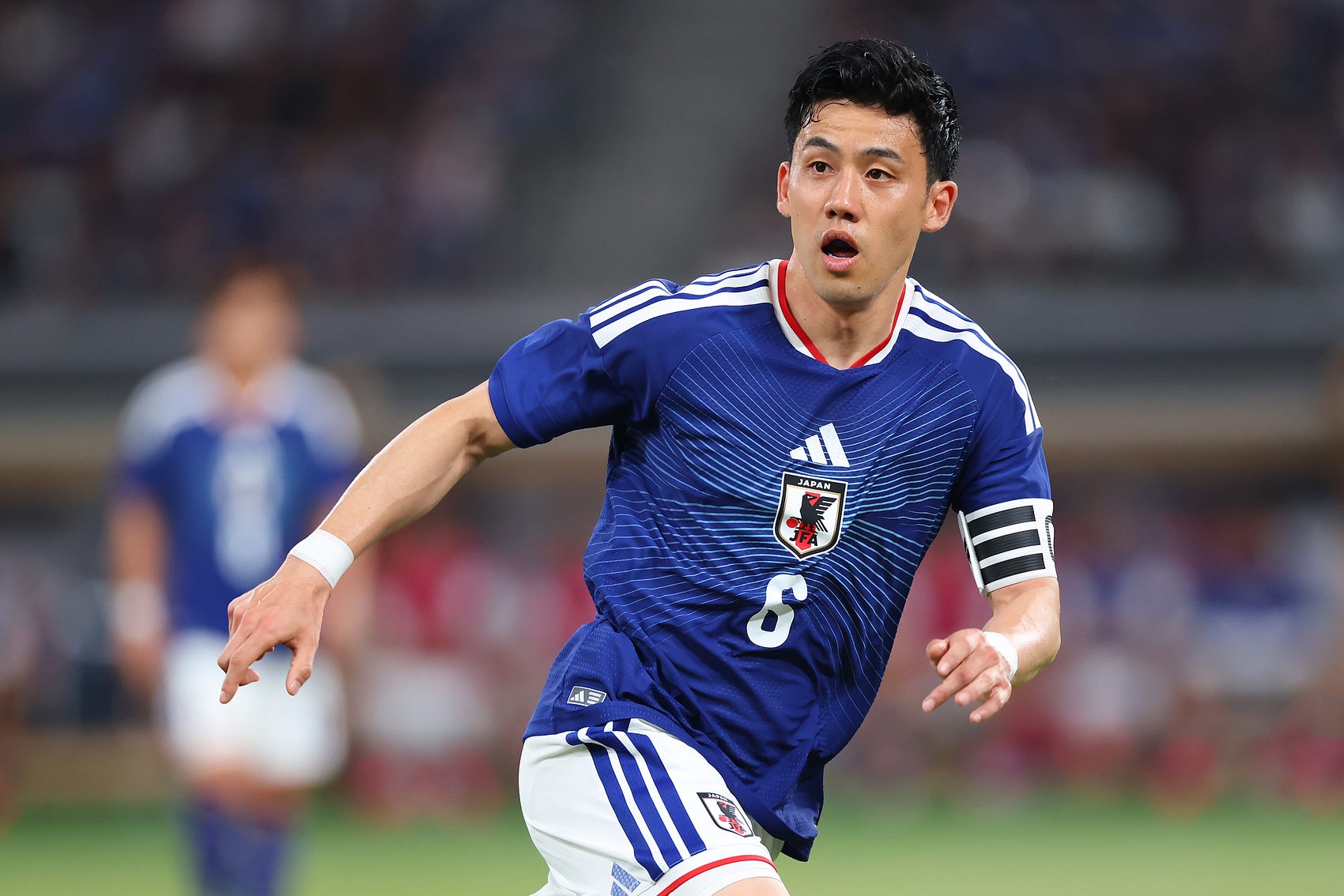 揭幕战三红创纪录 墨西哥2-0南非 基尼奥内斯首球 远藤航宣布退役