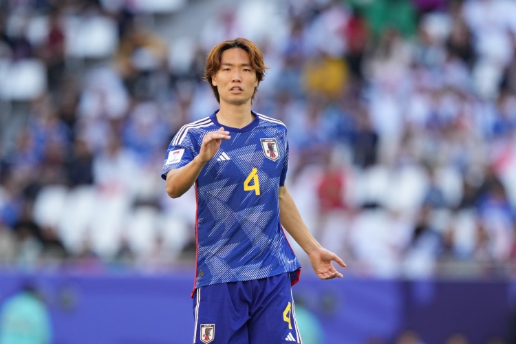 远藤航伤退世界杯,板仓滉接任日本队长:他跟我说“一切靠你了”