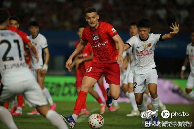 纳萨里奥闪击难救主，海港客场2-1逆转河南