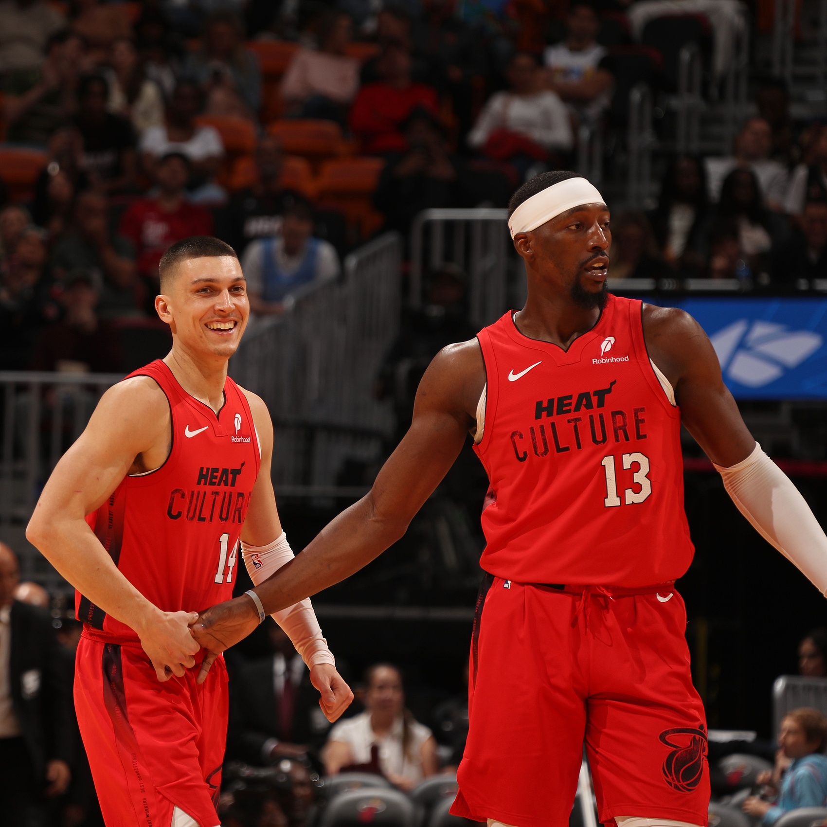 阿德巴约拳击希罗!热火内讧升级,NBA队友反目史再添新例