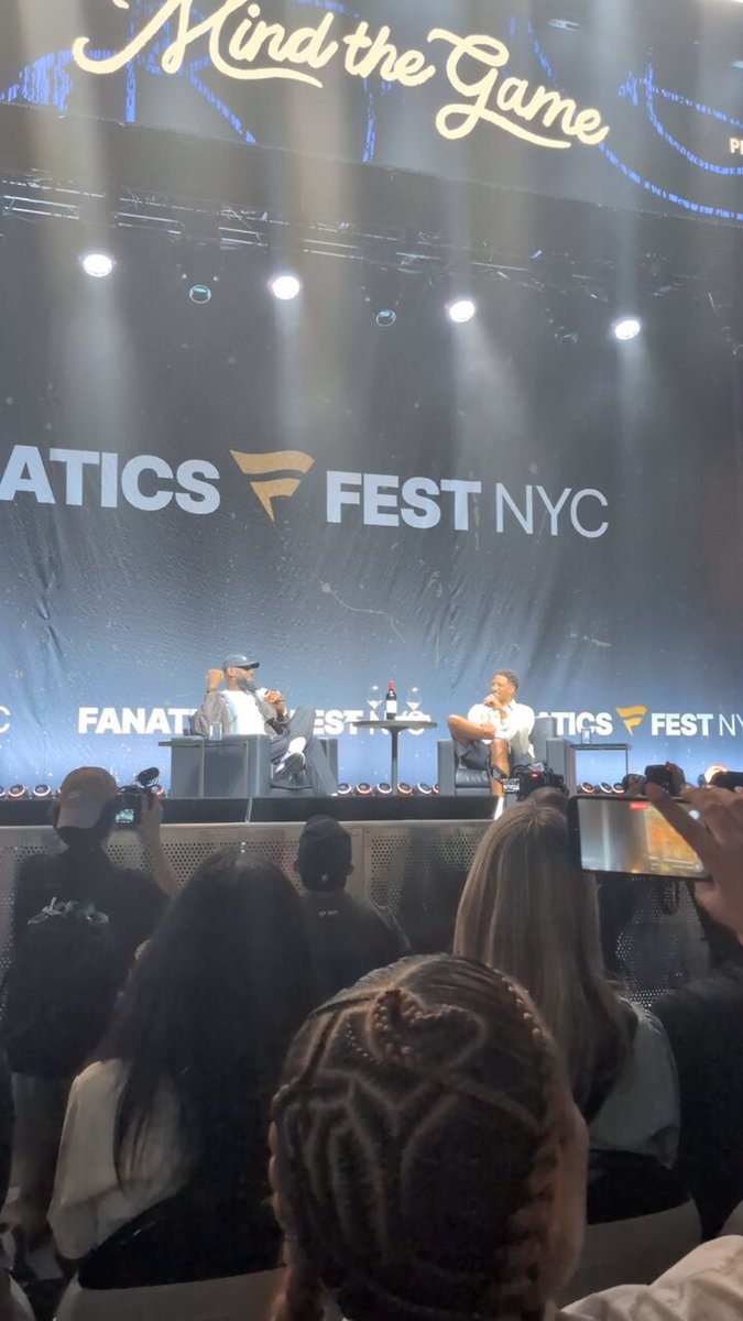 詹姆斯:半场两三个上篮就能拿12分,打球能到65岁 詹姆斯:半场两三个上篮就能拿12分,打球能到65岁