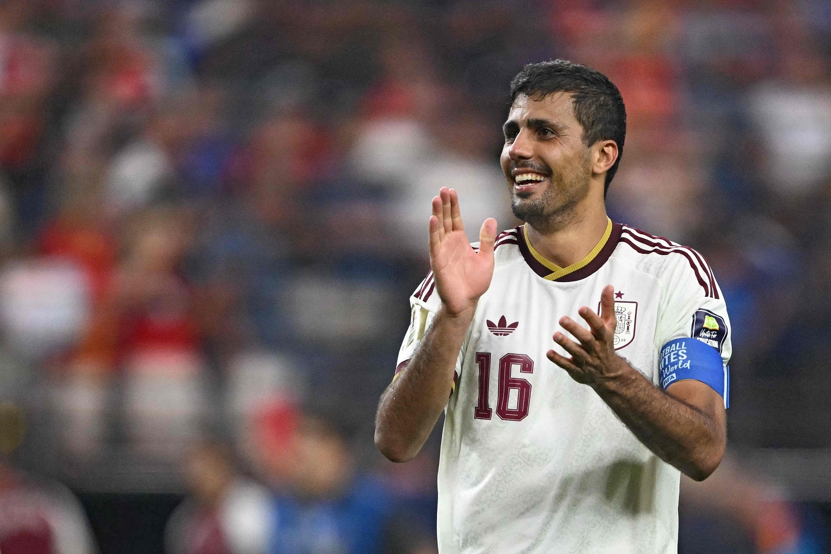 罗德里=布斯克茨+伊涅斯塔?拉姆及多位名宿盛赞其世界杯统治力