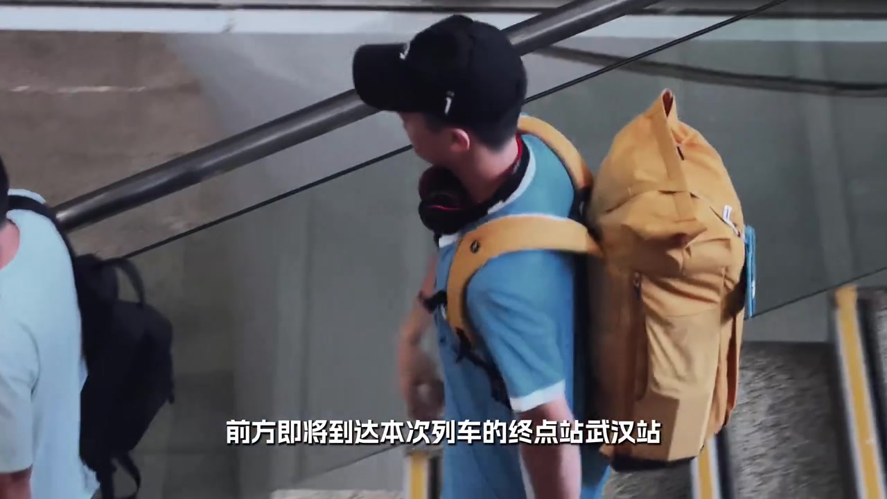 十人深圳客场折戟武汉 红牌成比赛转折 十人深圳客场折戟武汉 红牌成比赛转折