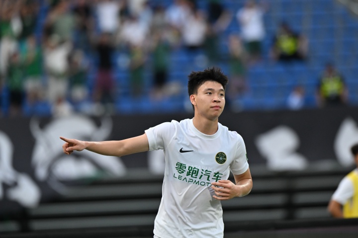 西乙格拉纳达持续追逐王钰栋 球员更倾向德乙联赛