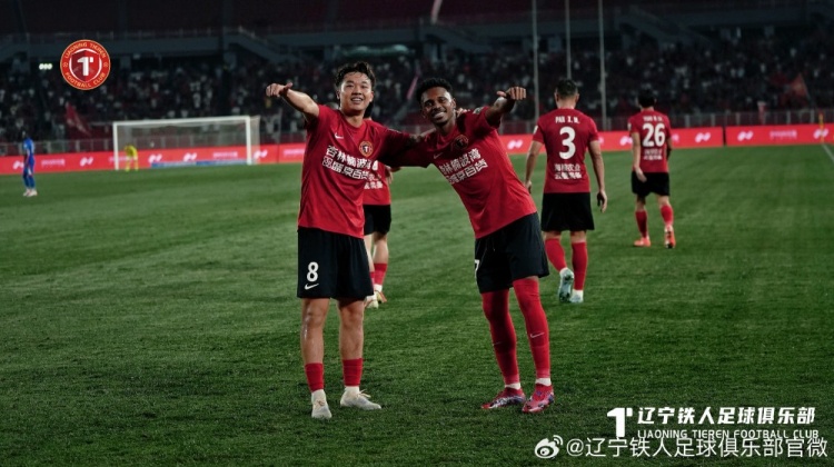 热菲尼奥双响 辽宁铁人楠波湾3-1上海申花 热菲尼奥双响 辽宁铁人楠波湾3-1上海申花