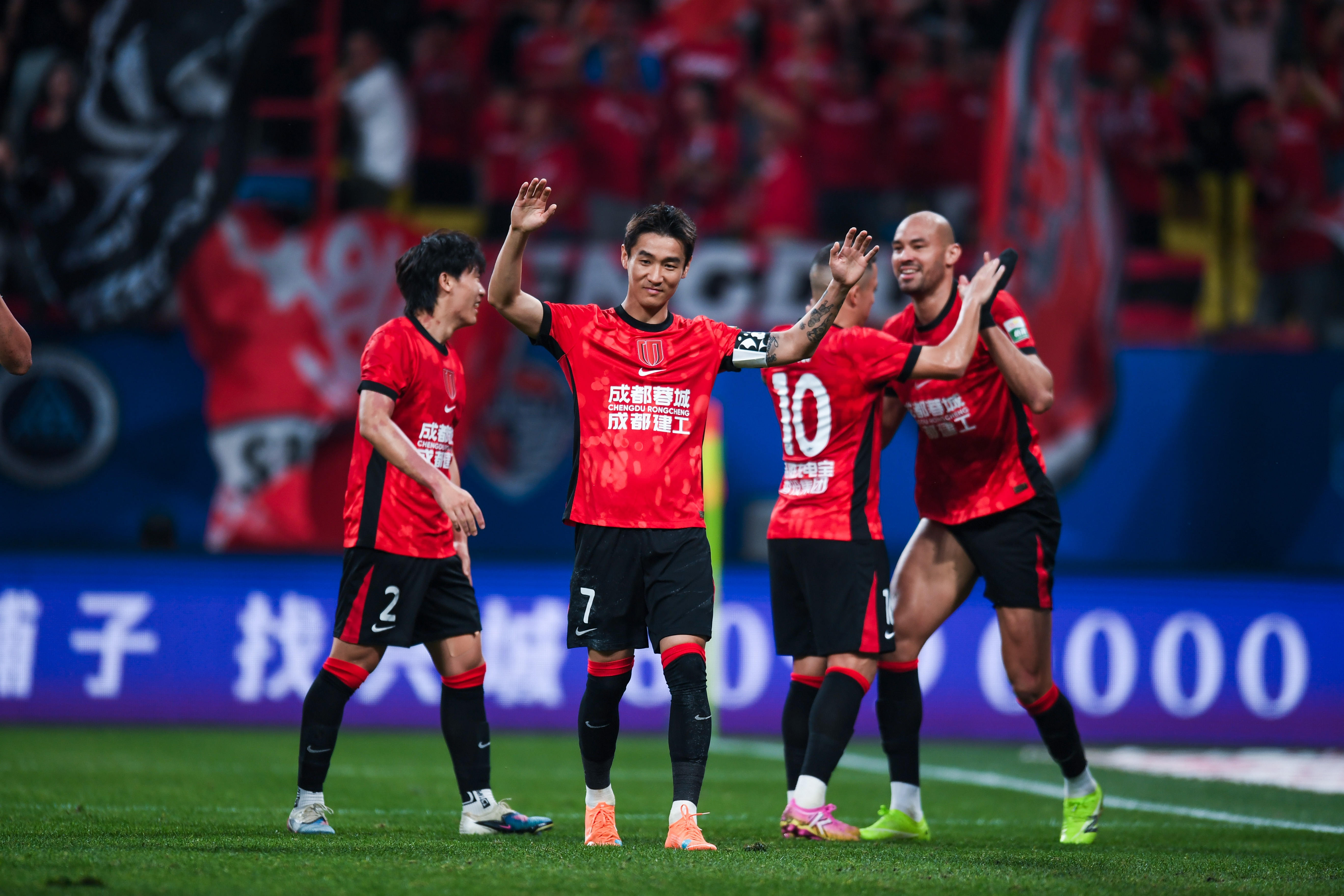 蓉城客场0-1云南玉昆 连续七场不胜后三将下车沟通 蓉城客场0-1云南玉昆 连续七场不胜后三将下车沟通