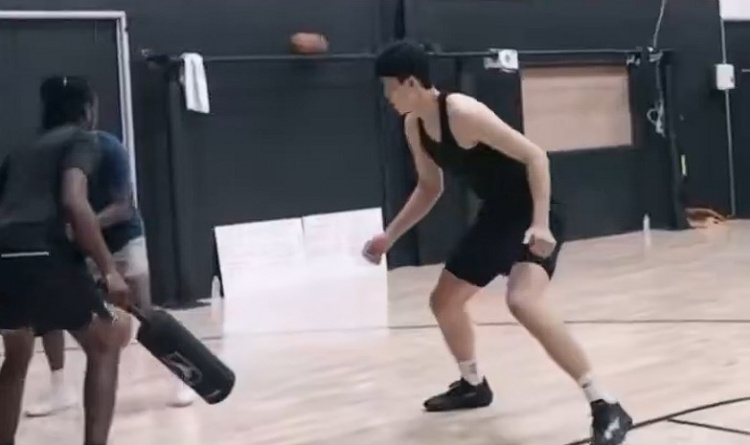 拓媒晒æ�¨ç€šæ£®è®ç»ƒç‰‡æ®µï¼šä¼‘赛期è®ç»ƒ å°�æ�¨è¦�å¼€å�¯â€œæ��怖模å¼�â€�了 拓媒晒æ�¨ç€šæ£®è®ç»ƒç‰‡æ®µï¼šä¼‘赛期è®ç»ƒ å°�æ�¨è¦�å¼€å�¯â€œæ��怖模å¼�â€�了