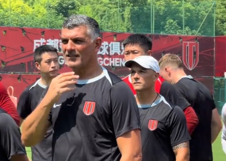 阿洛伊西与球迷交流:赛季目标就是夺冠,我们还在正确的道路上 阿洛伊西与球迷交流:赛季目标就是夺冠,我们还在正确的道路上