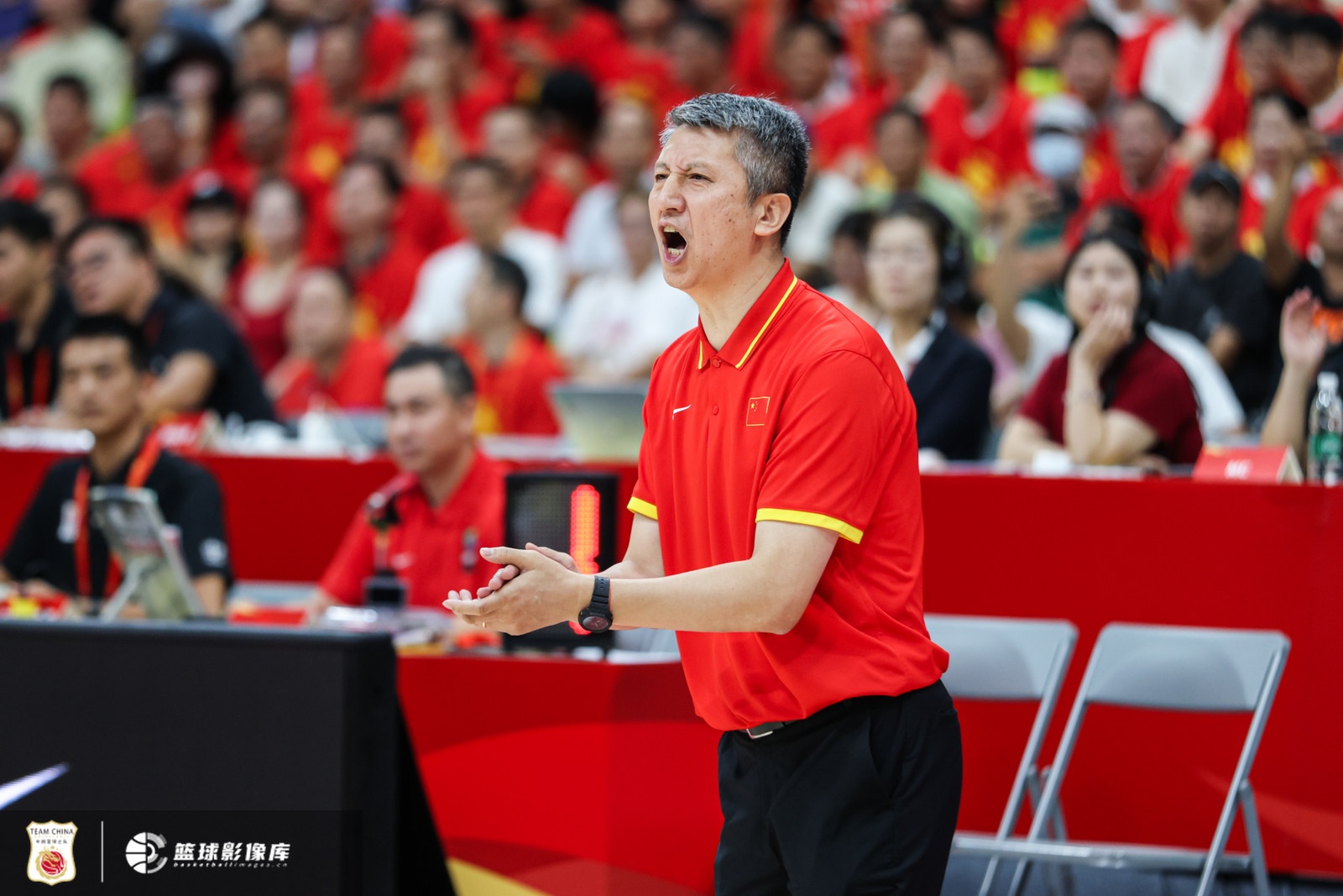 媒体人:中国男篮将连夜前往机场返程国内 今天下午将抵达杭州 媒体人:中国男篮将连夜前往机场返程国内 今天下午将抵达杭州