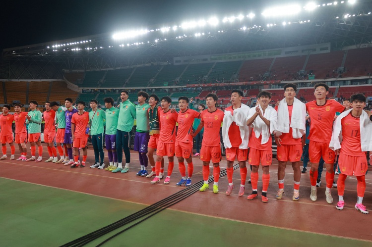 北青:国足全面让步U23亚运会备战,王钰栋等将缺席9-10月热身赛 北青:国足全面让步U23亚运会备战,王钰栋等将缺席9-10月热身赛