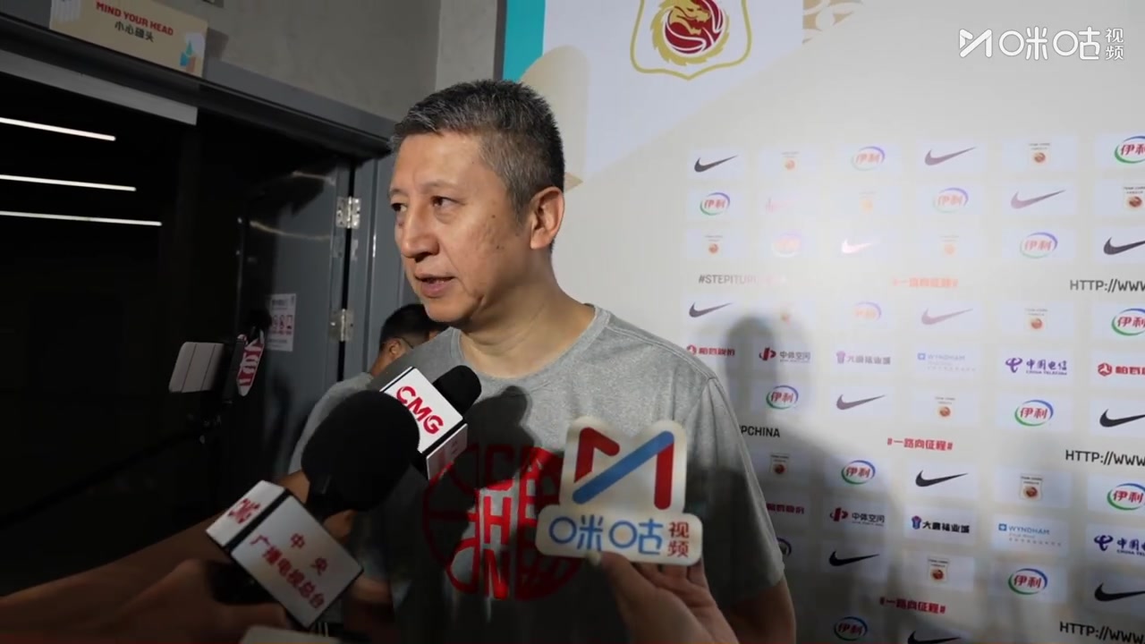 郭士强:杨瀚森和队友越来越默契了 黎巴嫩很强硬&今晚会是苦战