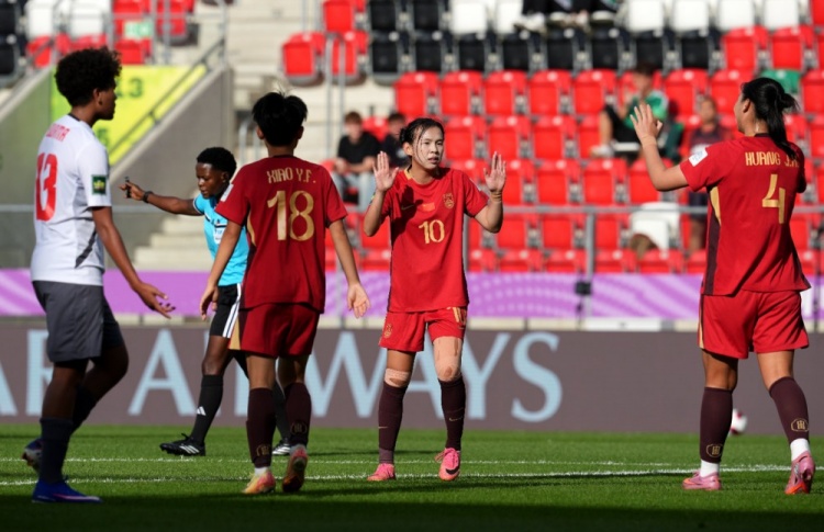黄嘉欣独中三元 陈睿琳助攻帽子戏法 中国U-20女足五球大胜对手 黄嘉欣独中三元 陈睿琳助攻帽子戏法 中国U-20女足五球大胜对手