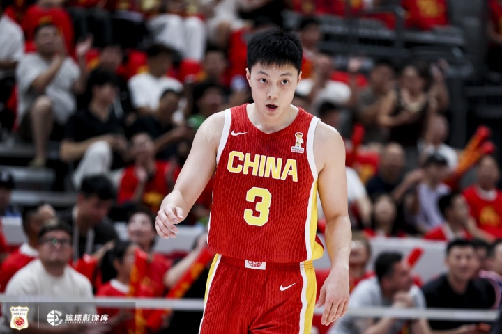 胡明轩:非常荣幸能当中国代表团的旗手 这是一份荣耀一份激励 胡明轩:非常荣幸能当中国代表团的旗手 这是一份荣耀一份激励